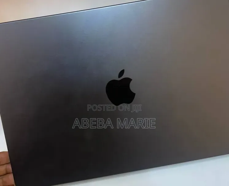 New Laptop Apple MacBook Pro 2024 M4 16GB Apple M4 Pro SSD 512GB