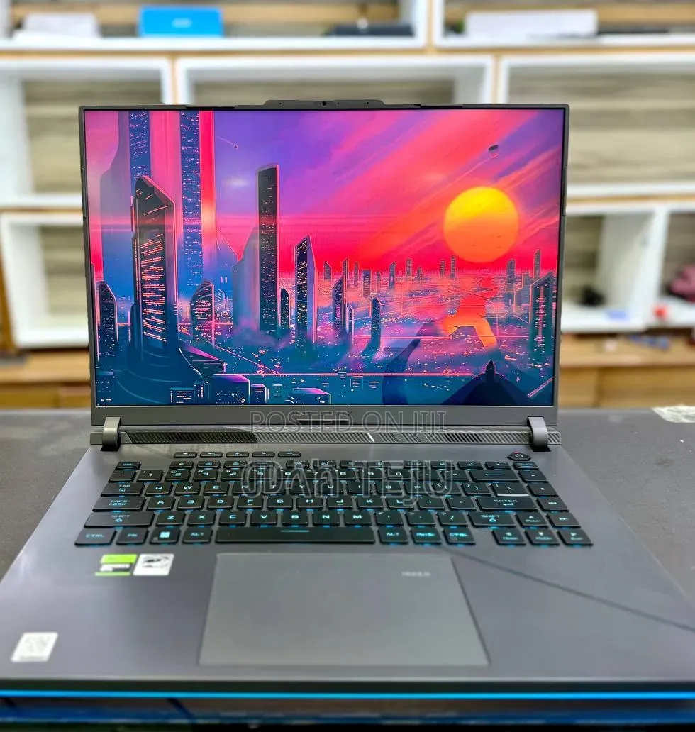 New Laptop Asus ROG Strix G16 16GB Intel Core i9 SSD 1T