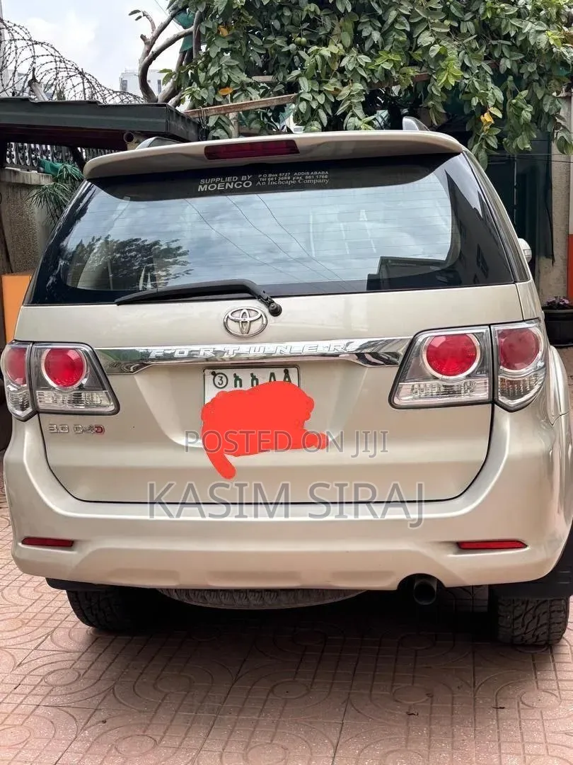 Toyota Fortuner 2012 Blue