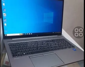 New Laptop HP ZBook Firefly G8 16GB Intel Core i7 SSD 512GB