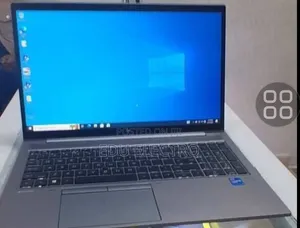 New Laptop HP ZBook Firefly G8 16GB Intel Core i7 SSD 512GB