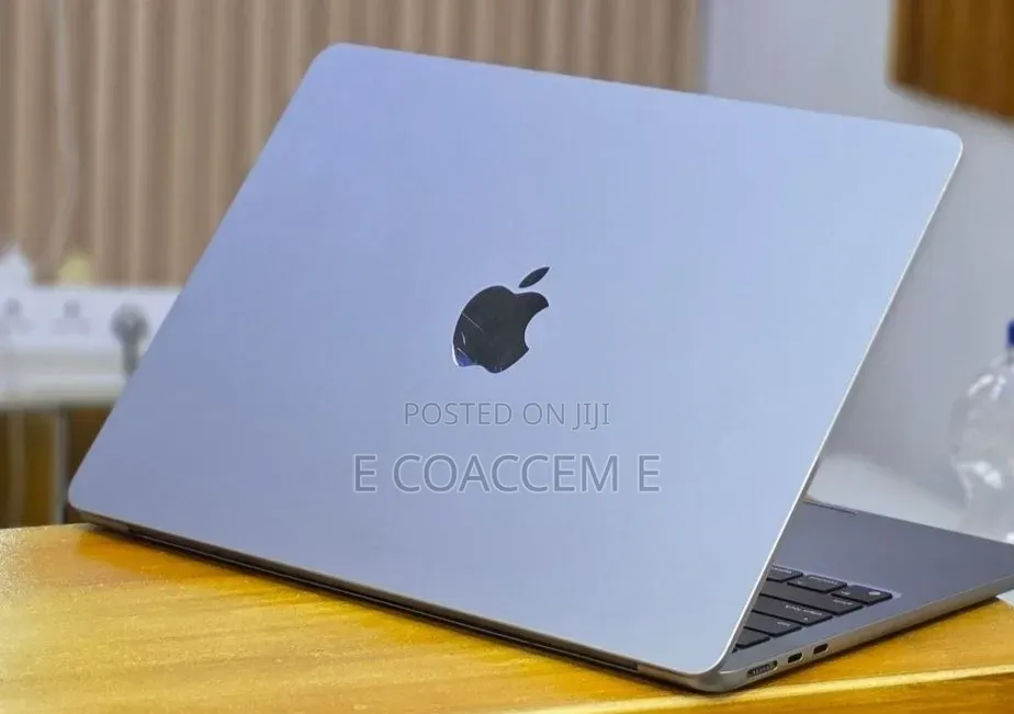 New Laptop Apple MacBook 8GB Apple M2 SSD 256GB