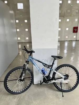 ኃይለኛ የስፖርት ቢስክሌት — Powerful Sport Bike
