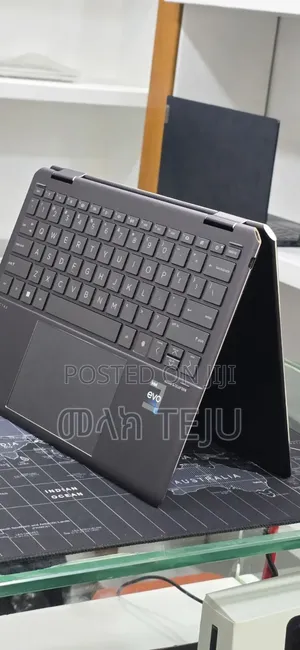 New Laptop HP Spectra 13 16GB Intel Core i7 SSD 512GB