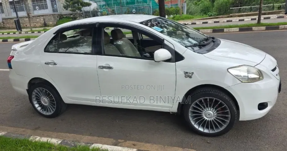 Toyota Yaris 2008 White