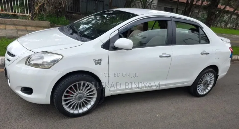 Toyota Yaris 2008 White