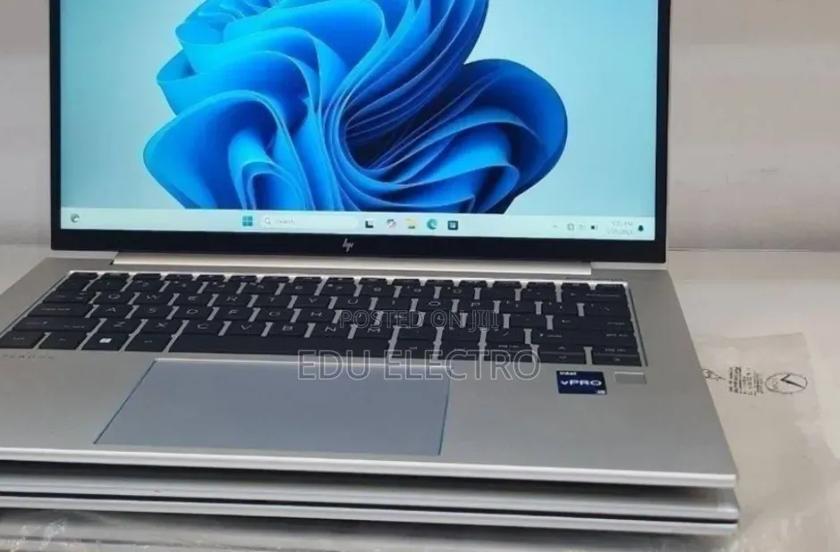 New Laptop HP EliteBook 840 G9 16GB Intel Core i5 SSD 512GB