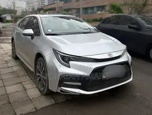 Toyota Corolla 2022 Silver