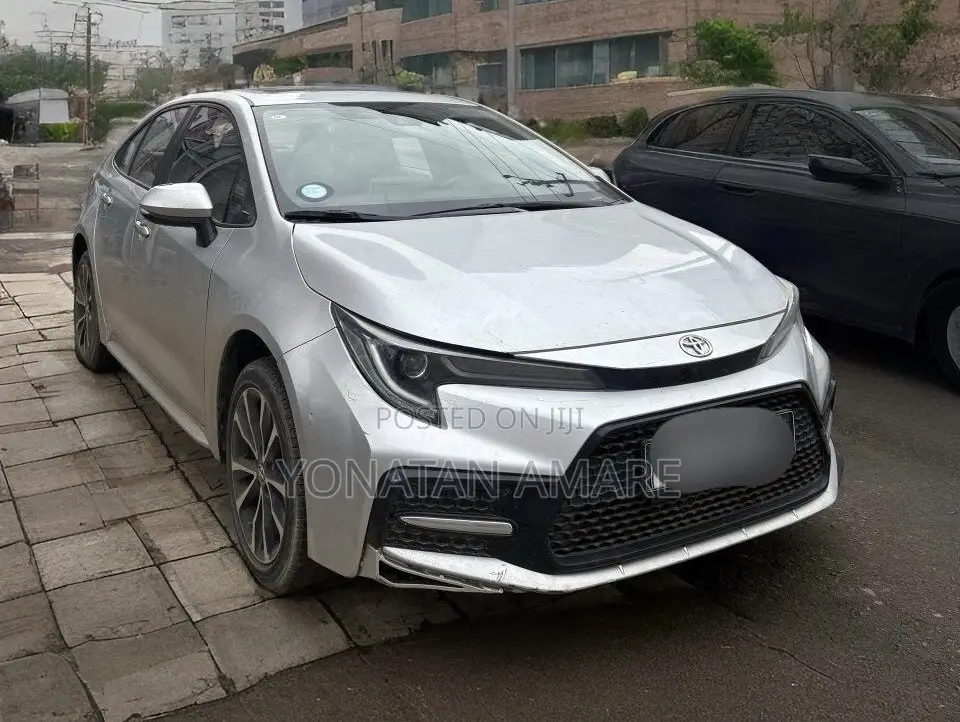 Toyota Corolla 2022 Silver