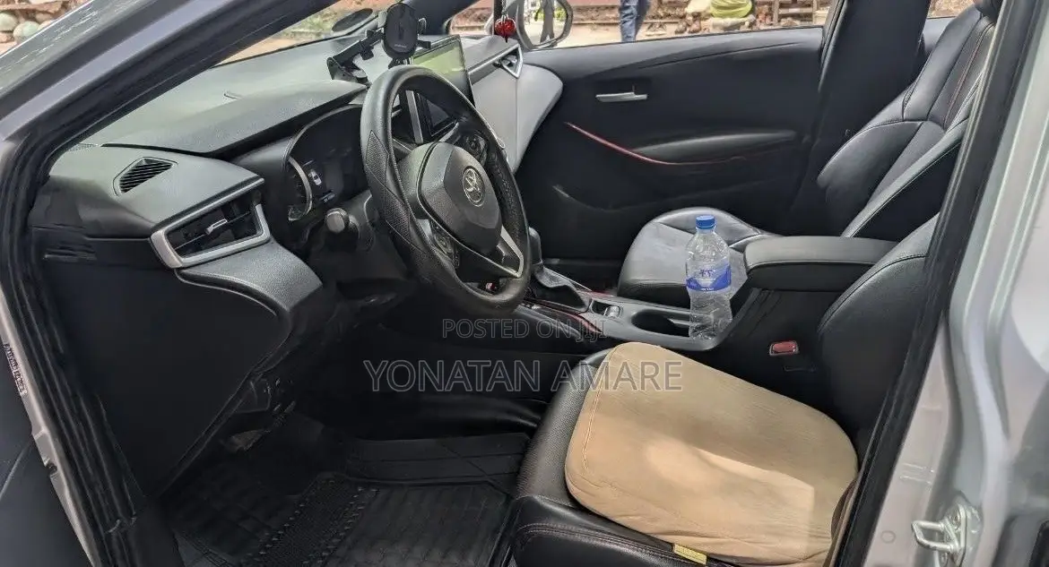 Toyota Corolla 2022 Silver
