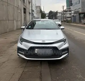 Toyota Corolla 2022 Silver