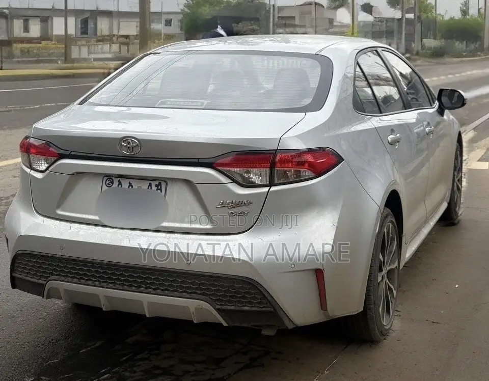 Toyota Corolla 2022 Silver