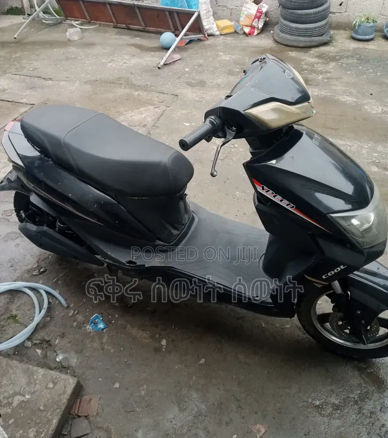 American Ironhorse Chopper 2025 Black