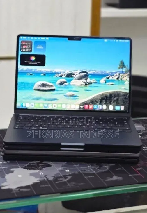 New Laptop Apple MacBook Pro 2022 M2 16GB Apple M2 SSD 256GB
