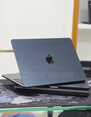 New Laptop Apple MacBook Pro 2022 M2 16GB Apple M2 SSD 256GB
