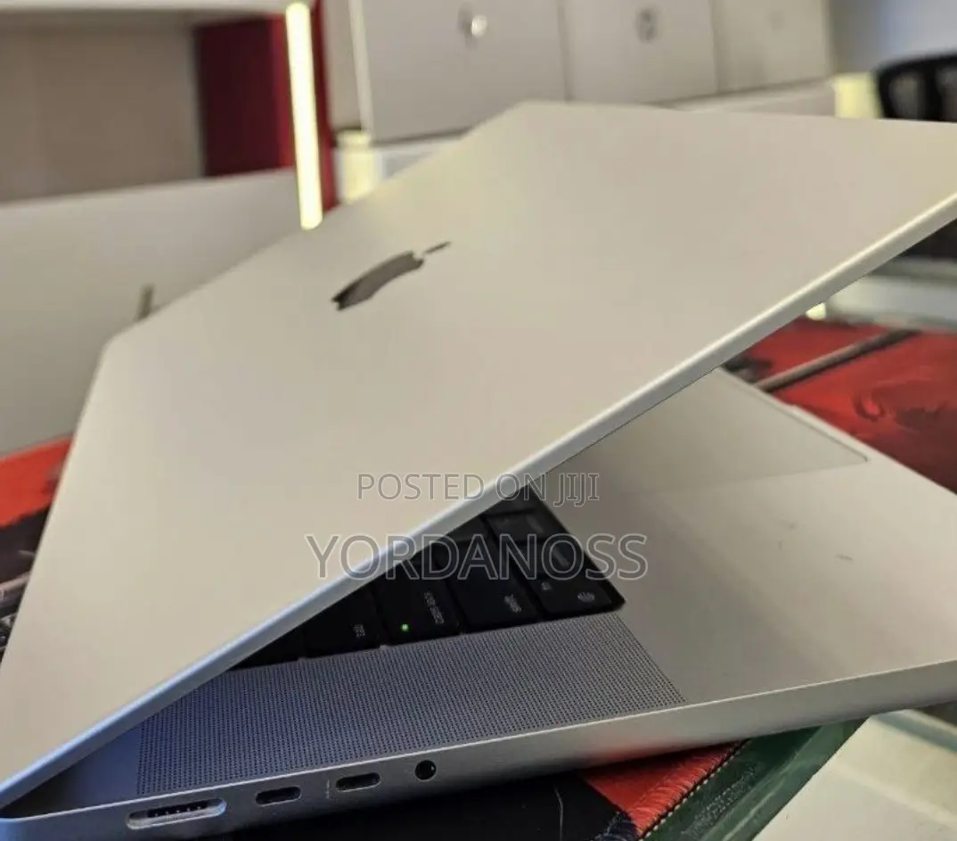 New Laptop Apple MacBook Pro 2021 M1 16GB Apple M1 SSD 512GB