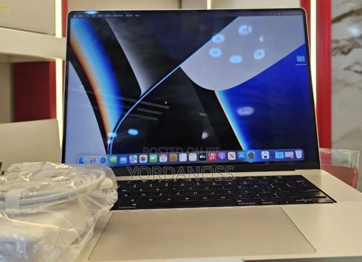 New Laptop Apple MacBook Pro 2021 M1 16GB Apple M1 SSD 512GB