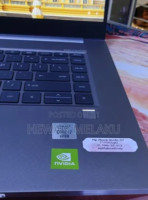 New Laptop HP ZBook Firefly 15 G7 32GB Intel Core i7 SSD 512GB