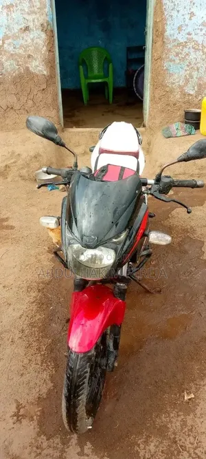 TVS Apache 160 4V 2016 Red
