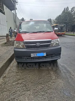 Toyota HiAce 2011 Red