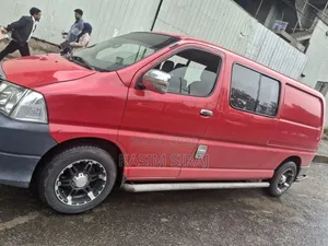 Toyota HiAce 2011 Red