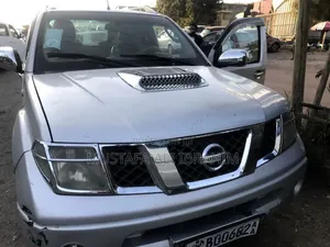 Nissan Navara 2005 Silver