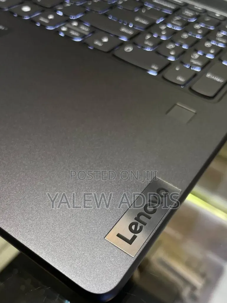 New Laptop Lenovo Yoga 7i 16GB Intel Core Ultra 7 SSD 512GB