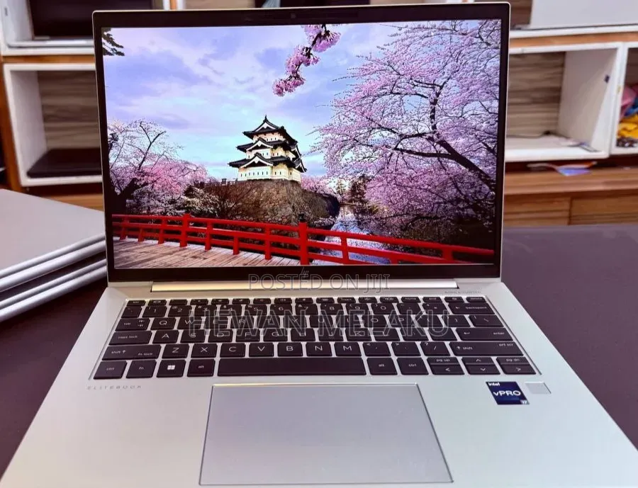 New Laptop HP EliteBook 840 G10 16GB Intel Core i7 SSD 512GB
