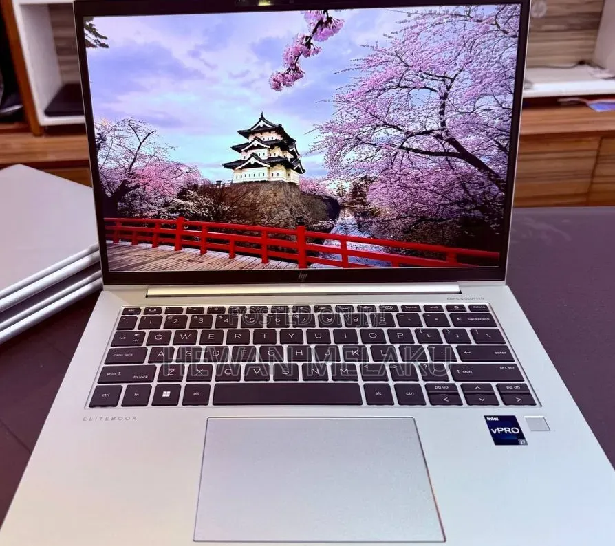 New Laptop HP EliteBook 840 G10 16GB Intel Core i7 SSD 512GB