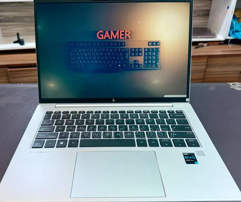 New Laptop HP EliteBook 840 G10 16GB Intel Core i5 SSD 512GB
