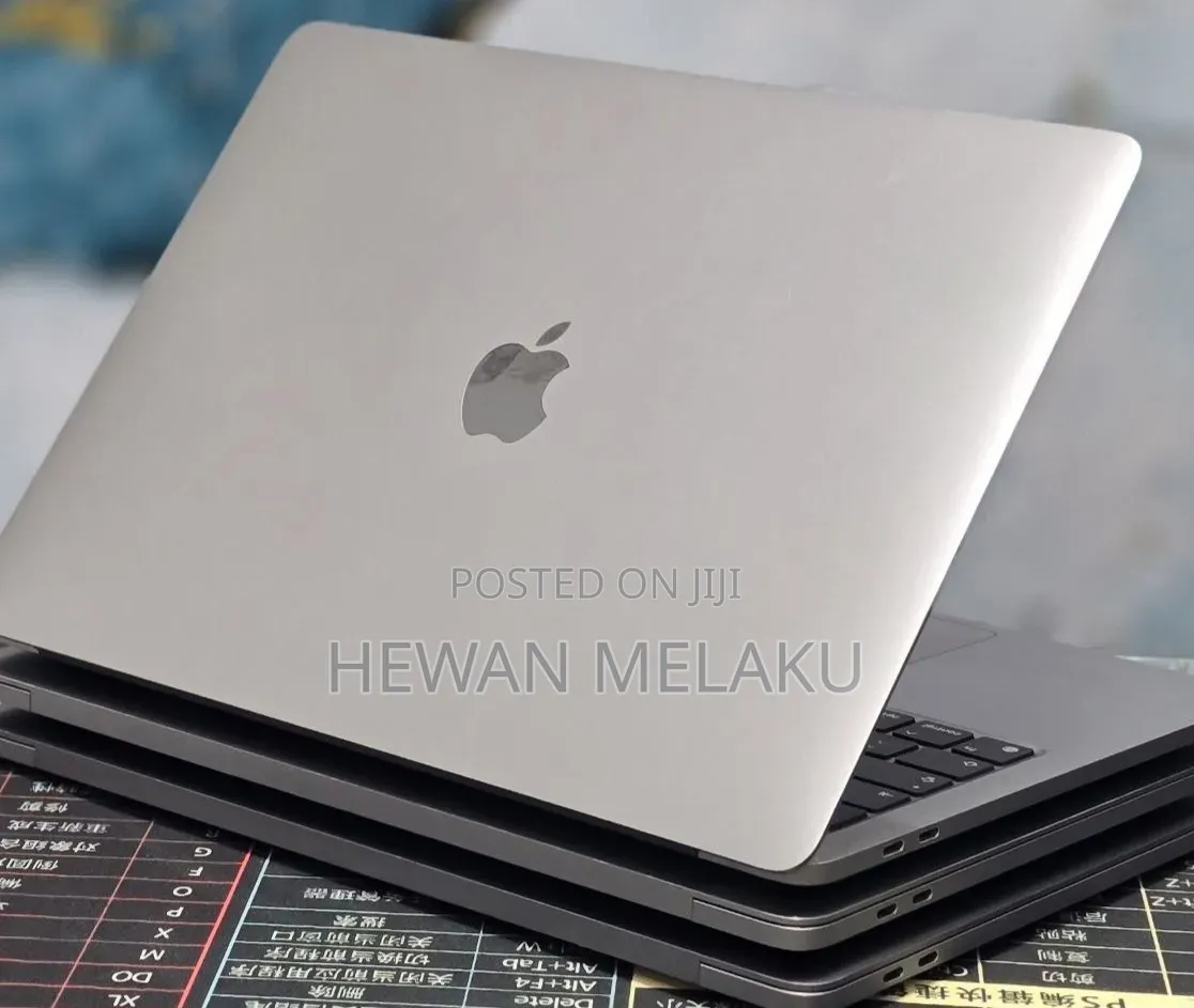 New Laptop Apple MacBook Pro 2020 M1 8GB Apple M1 SSD 512GB