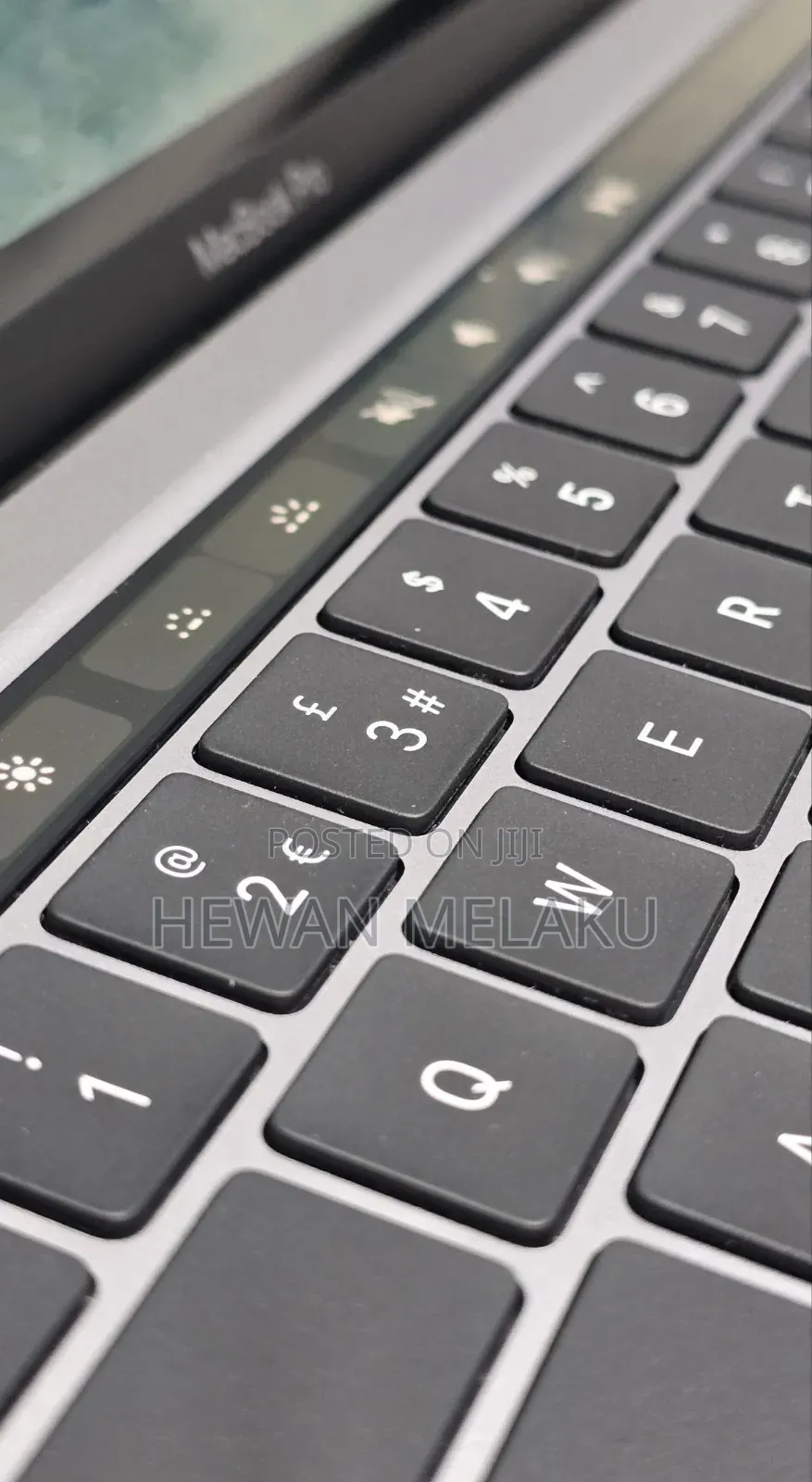 New Laptop Apple MacBook Pro 2020 M1 8GB Apple M1 SSD 512GB