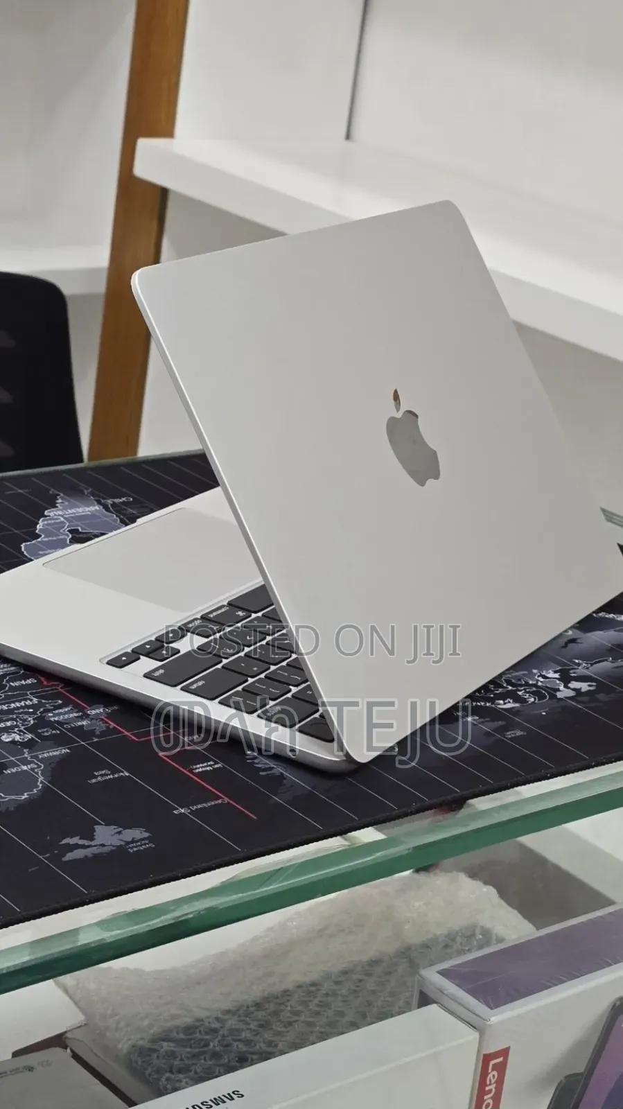 New Laptop Apple MacBook Air 2024 M3 16GB Apple M3 SSD 256GB