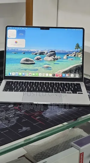 New Laptop Apple MacBook Air 2024 M3 16GB Apple M3 SSD 256GB