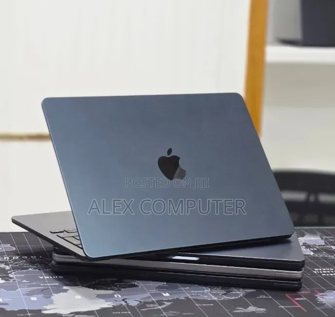 New Laptop Apple MacBook Air 2025 M4 16GB Apple M4 SSD 256GB