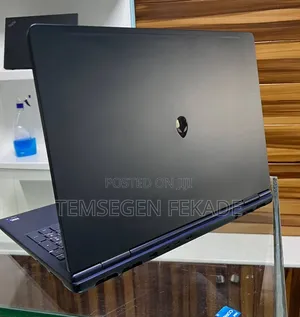 New Laptop Alienware X16 32GB Intel Core Ultra 9 SSD 1T