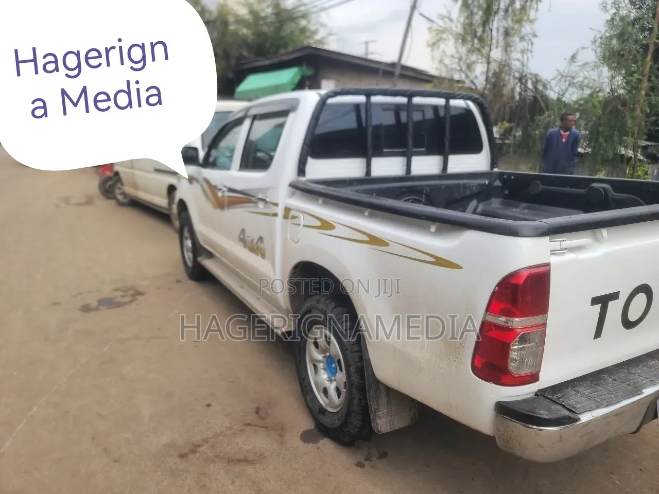 Toyota Hilux 2011 White