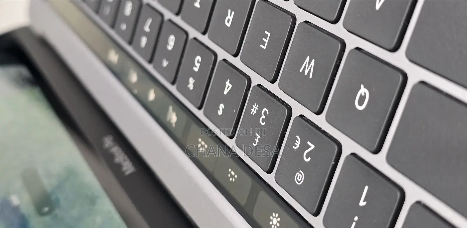 New Laptop Apple MacBook Pro 2020 M1 8GB Apple M1 Pro SSD 512GB