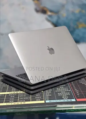 New Laptop Apple MacBook Pro 2020 M1 8GB Apple M1 Pro SSD 512GB