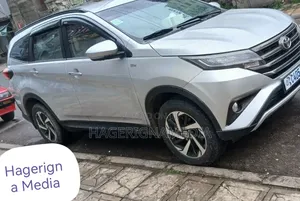 Toyota Rush 2023 Silver