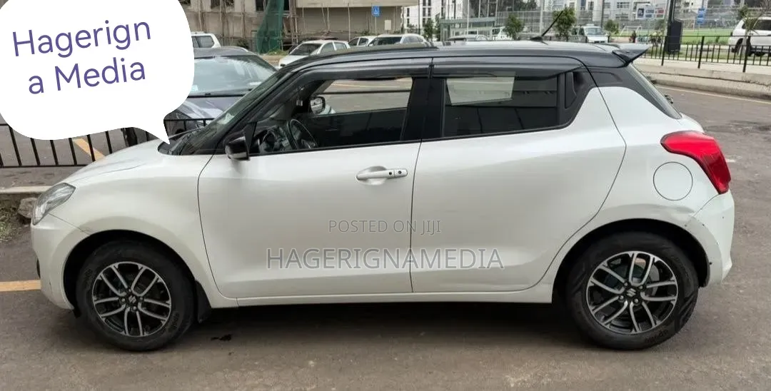 Suzuki Swift 2022 White