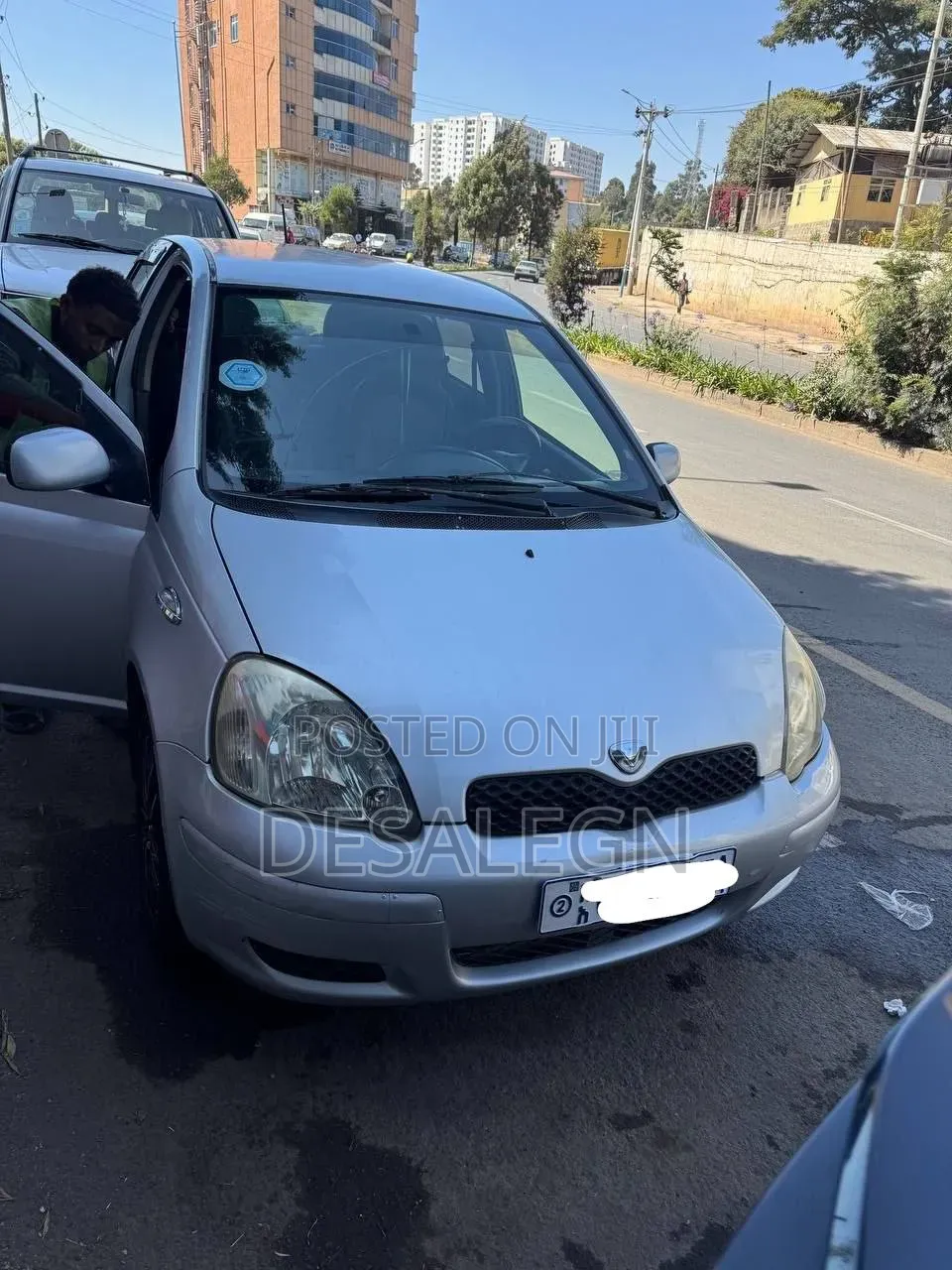 Toyota Vitz 2004 Silver