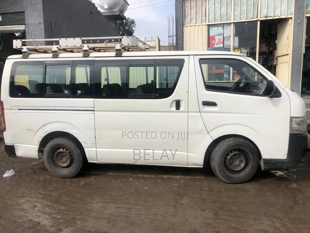Car 2011 White