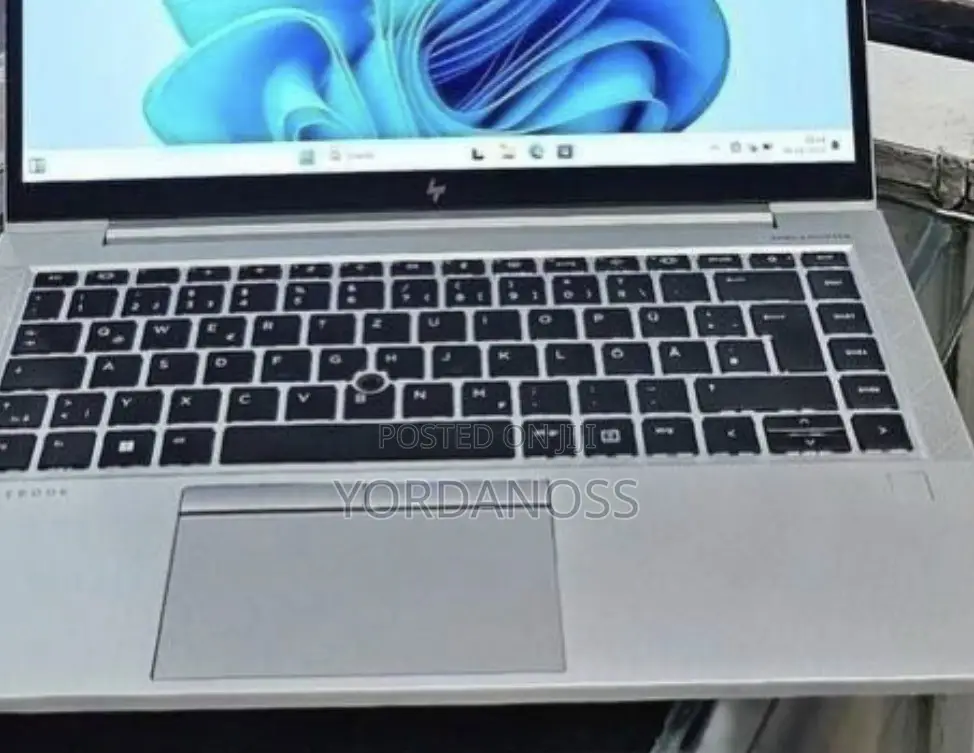 New Laptop HP EliteBook 840 G8 16GB Intel Core i5 SSD 512GB