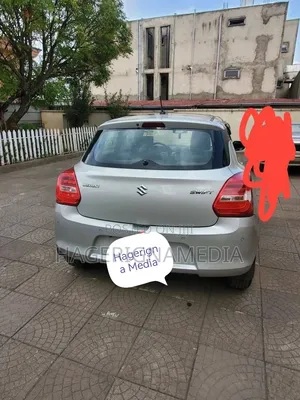 Suzuki Swift 2022 Silver