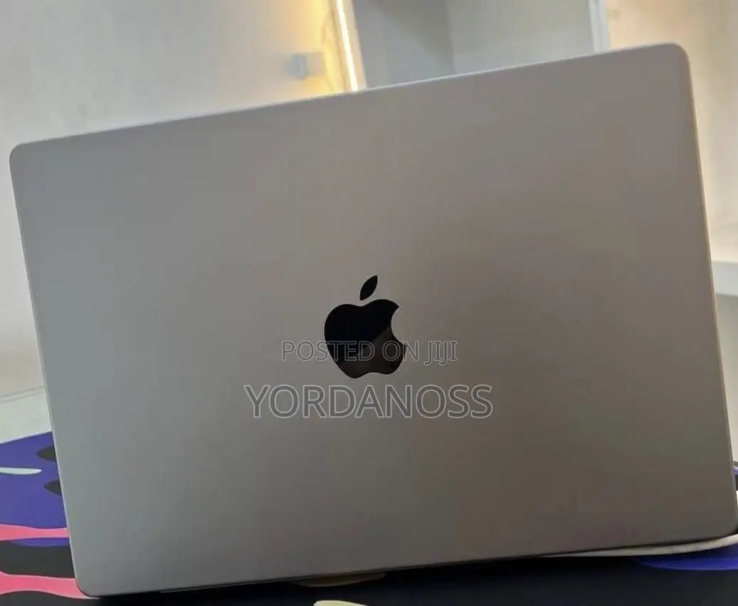 New Laptop Apple MacBook Pro 2023 M3 8GB Apple M3 SSD 256GB