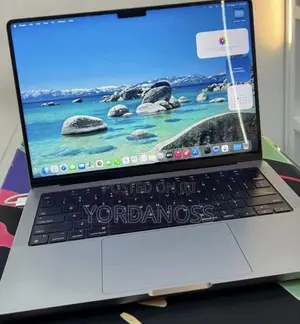 New Laptop Apple MacBook Pro 2023 M3 8GB Apple M3 SSD 256GB
