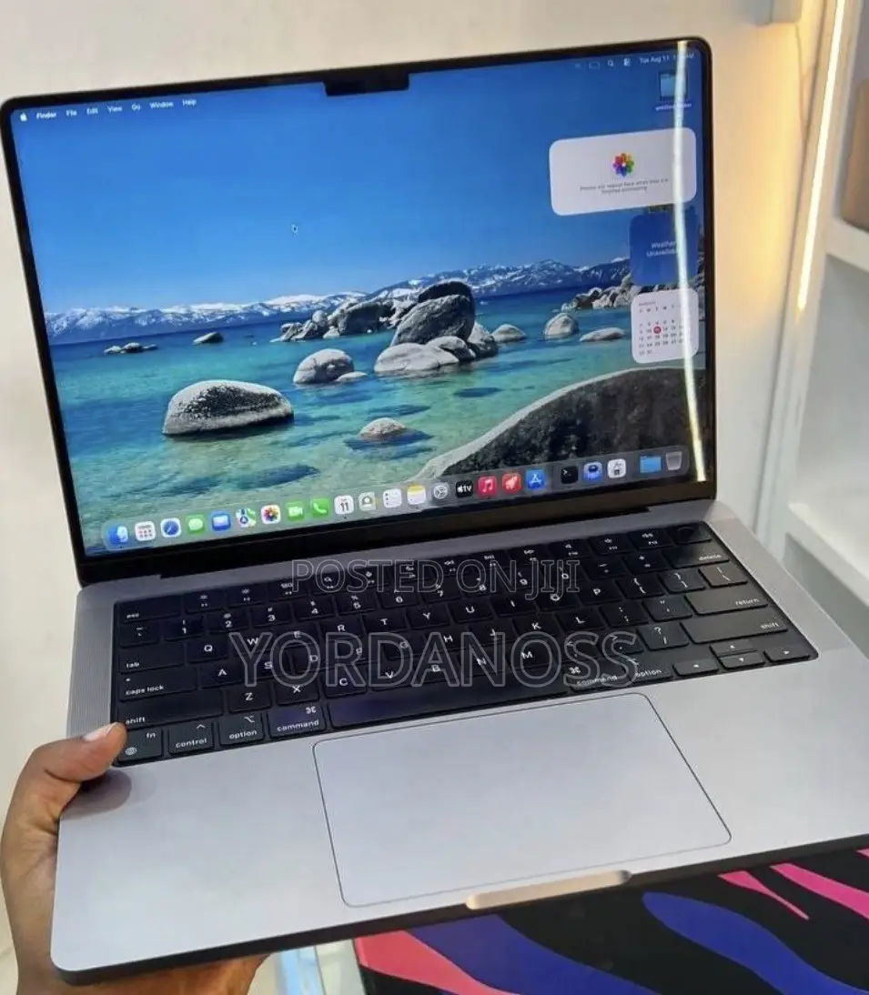 New Laptop Apple MacBook Pro 2023 M3 8GB Apple M3 SSD 256GB