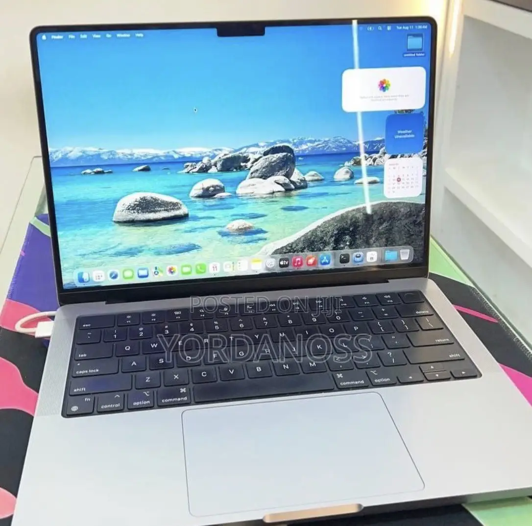 New Laptop Apple MacBook Pro 2023 M3 8GB Apple M3 SSD 256GB