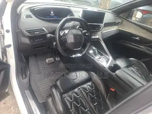 Peugeot 5008 2022 White